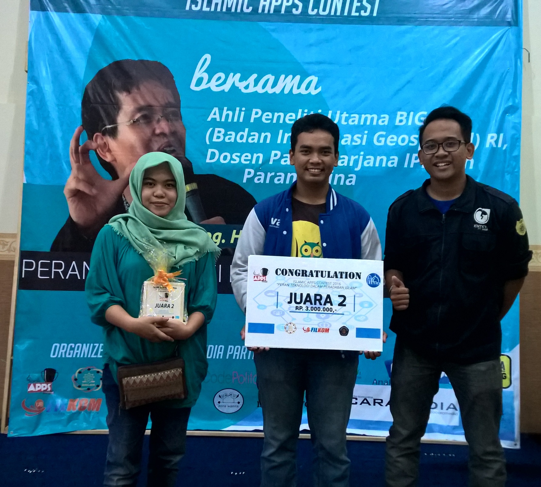 Mahasiswa DTETI Raih Juara 2 Islamic Apps Contest